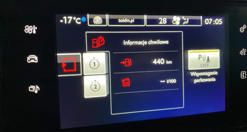 Na zdjęciu termometr samochodowy o 7 rano we wtorek 9 stycznia, Radomsko