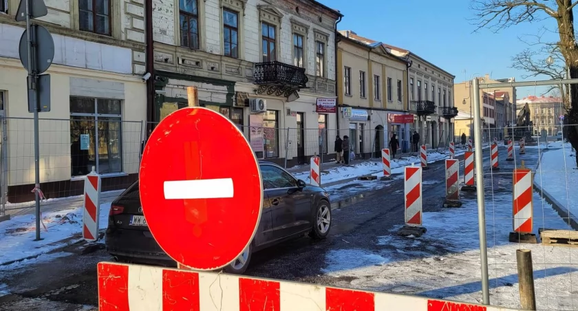 Na zdjęciu nowo otwarty jednokierunkowy odcinek przy ul. Reymonta