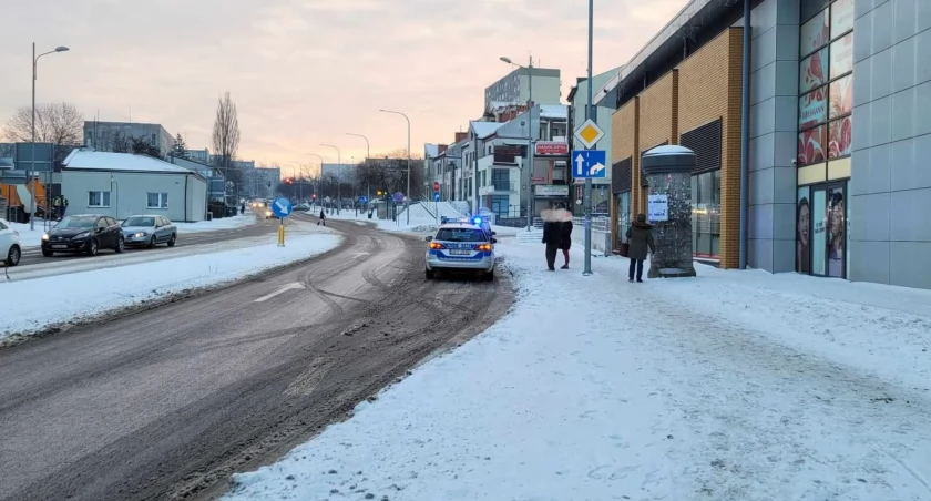 Na zdjęciu radiowóz przy ul. Piastowskiej