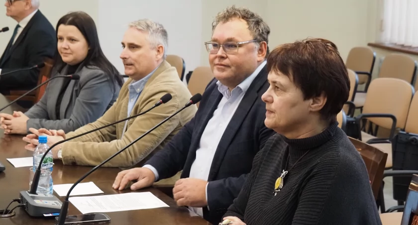 Na zdjęciu radni powiatowi PiS-u podczas ostatniej sesji