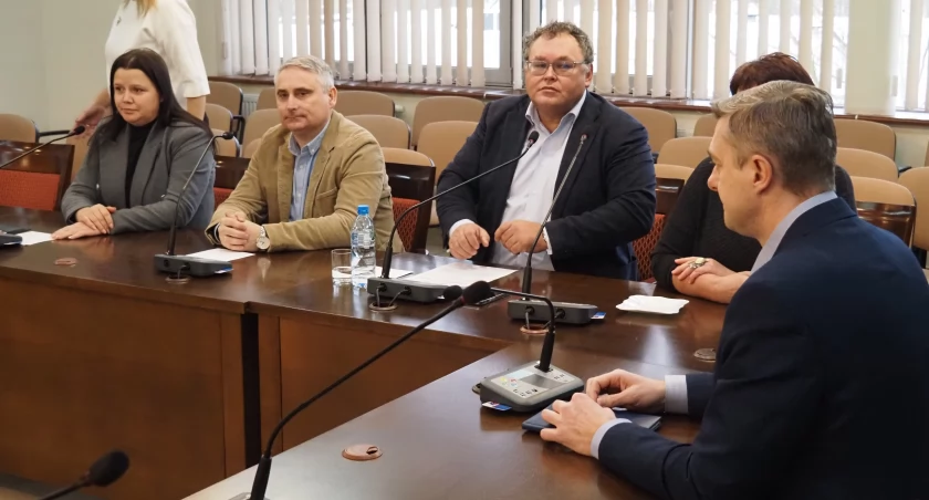 Na zdjęciu radni PiS podczas ostatniej sesji