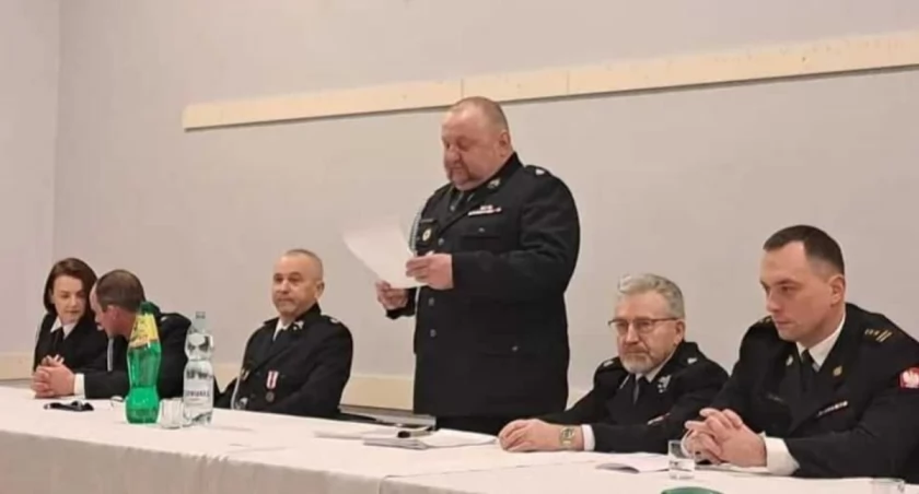 Na zdjęciu walne zebranie w OSP Przedbórz, fot. Facebook/Starostwo Powiatowe