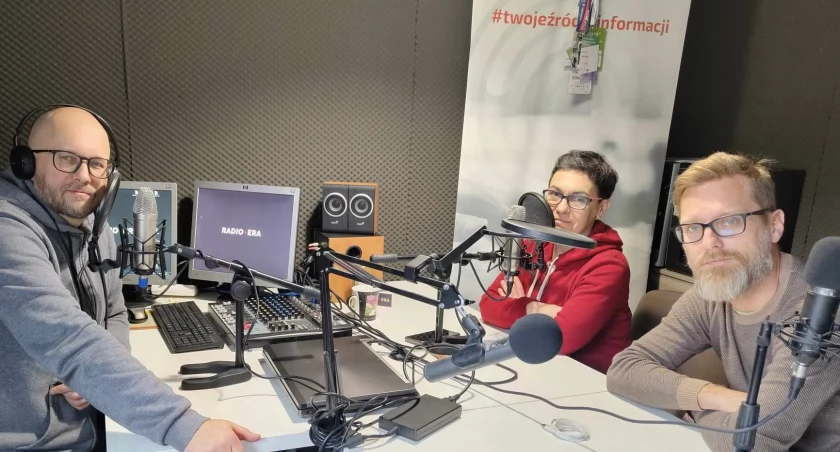Na zdjęciu Anna Rumocka, Andrzej Andrysiak i Janusz Kucharski