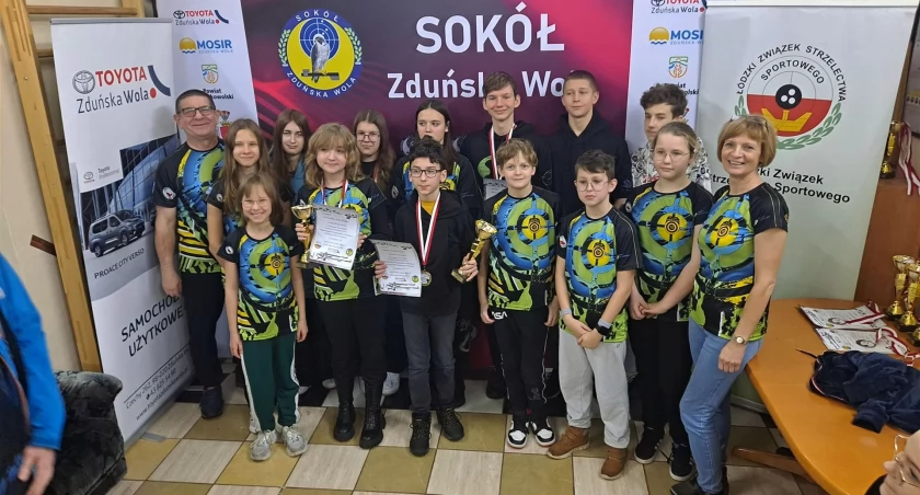 Na zdjęciu zawodnicy, fot. Facebook/ Okręgowy Klub Strzelectwa Sportowego 