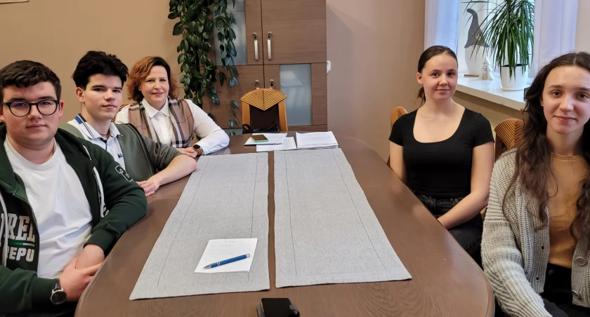 Na zdjęciu od lewej: Nazarij Leontjew, Jegor Lebid, Anna Krzyszkowska-Cudak, Agnieszka Mazurek, Iryna Tkaczenko   