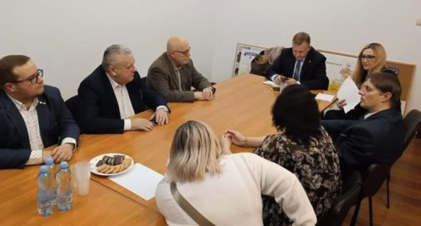 Na zdjęciu spotkanie Lewicy z Łukaszem Więckiem fot. Arkadiusz Ciach/Facebook
