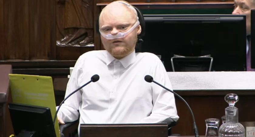 Na zdjęciu Łukasz Krasoń Pełnomocnik Rządu do Spraw Osób Niepełnosprawnych, fot. Sejm RP