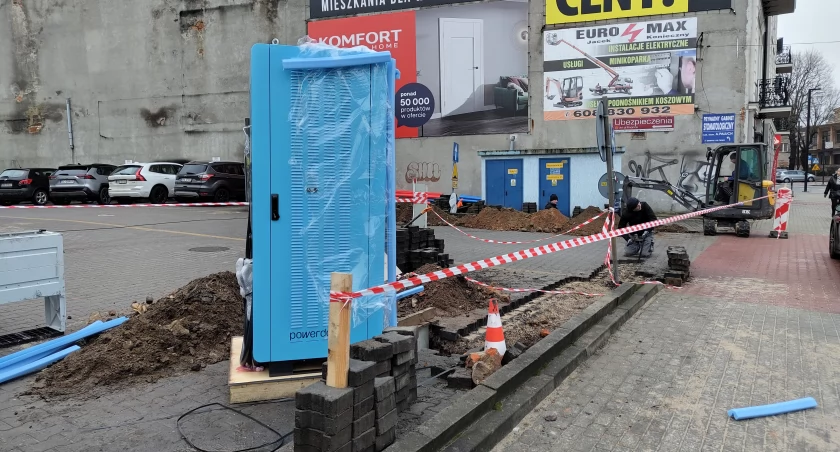 Na zdjęciu słupek montowany przy Reymonta