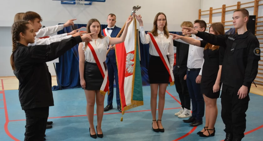 Na zdjęciu uczniowie Mechanika, fot. Facebook/Starostwo Powiatowe