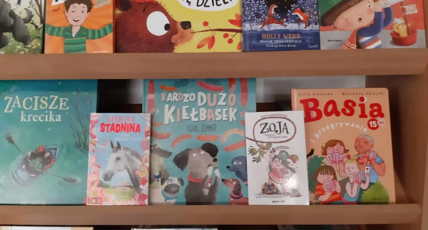 Na zdjęciu książki dla dzieci, fot. Facebook/Miejska Biblioteka Publiczna Radomsko
