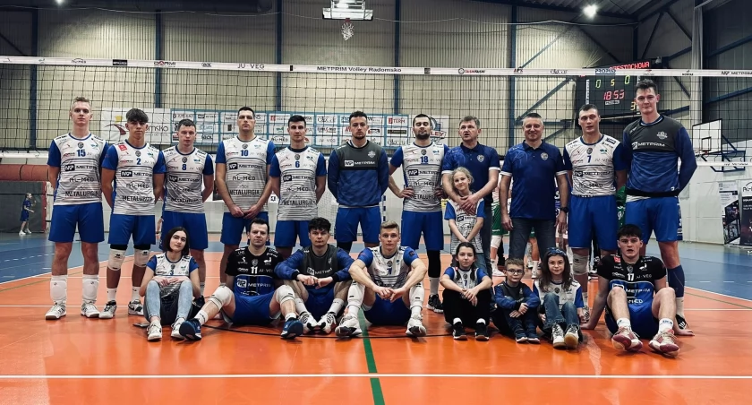 Na zdjęciu drużyna siatkarzy