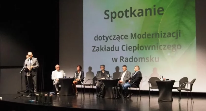 Na zdjęciu: PGK zaprosił ekspertów, którzy mówili o korzyściach z budowy spalarni, MDK, wrzesień 2023