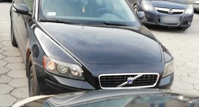 Na zdjęciu parking za przychodnią Medyk, fot. Czytelniczka