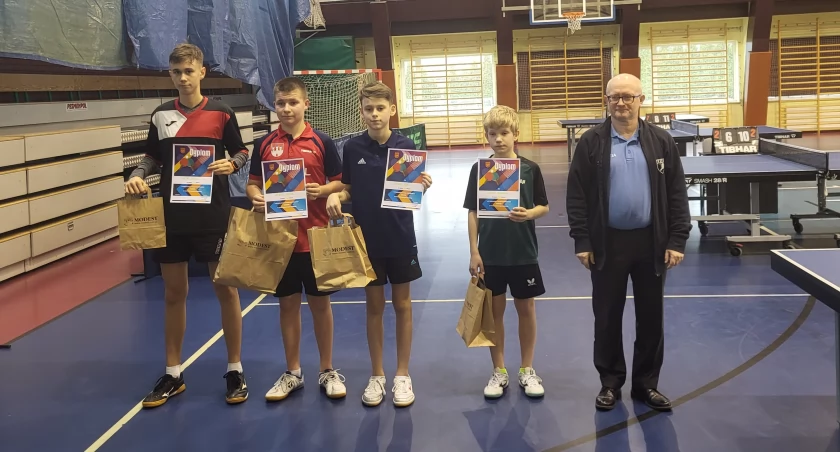 Na zdjęciu najlepsi zawodnicy turnieju 