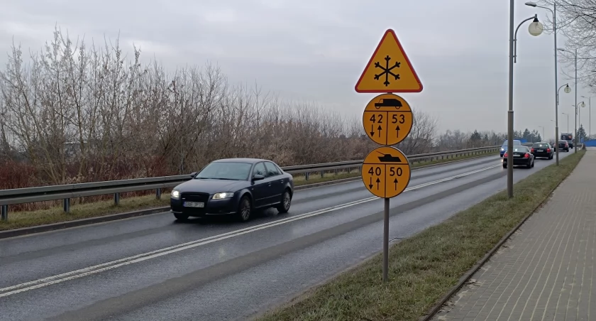Na zdjęciu tymczasowe oznakowanie na ulicy Brzeżnickiej, fot. Facebook/Radomsko Miast Otwarte