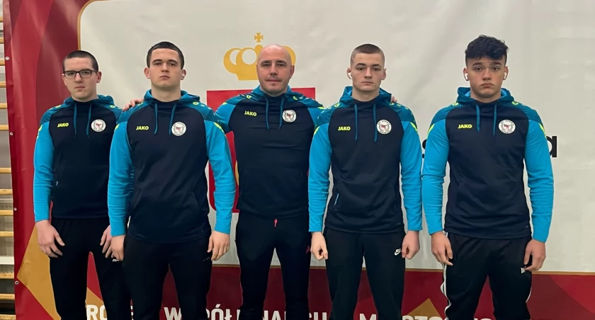 Na zdjęciu nasi zapaśnicy