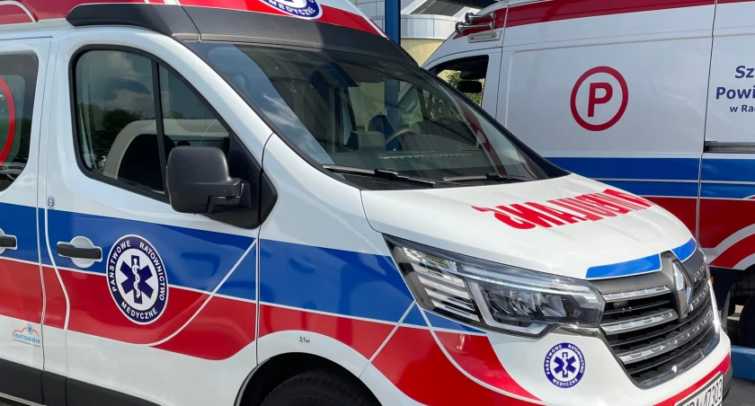 Na zdjęciu karetka radomszczańskiego pogotowia