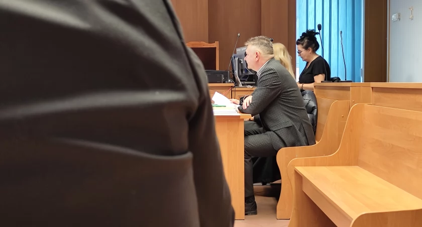 Na zdjęciu prezes Zbigniew Rybczyński w sądzie