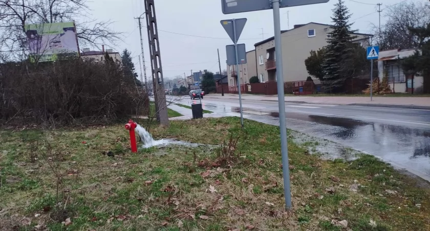 Na zdjęciu hydrant na skrzyżowaniu Jagiellońskiej i Prymasa Wyszyńskiego