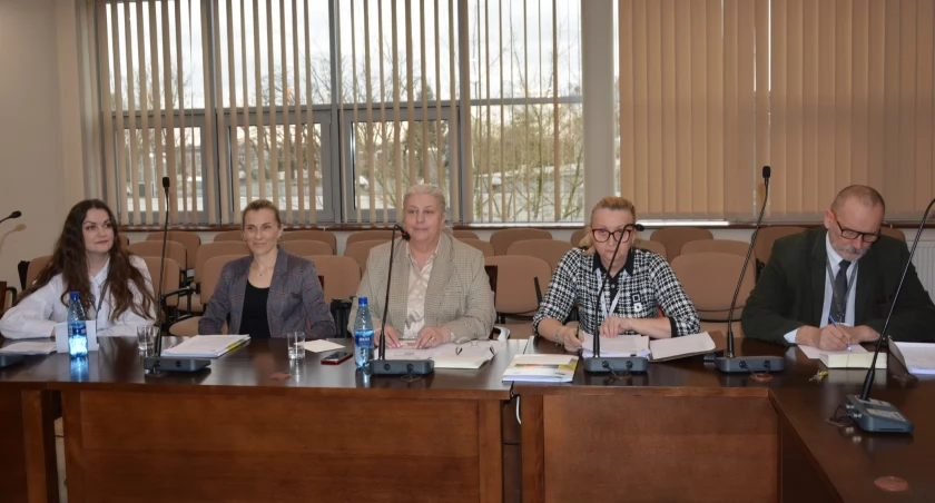 Na zdjęciu Renata Koska i pracownicy PUP w starostwie, fot. Facebook/Starostwo Powiatowe