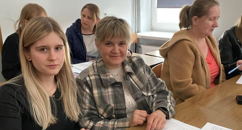 Na zdjęciu uczniowie podczas przygotowań