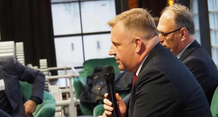 Na zdjęciu Łukasz Więcek i Jarosław Ferenc na debacie prezydenckij Gazety Radomszczańskiej