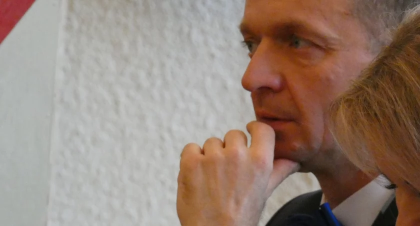 Na zdjęciu Dariusz Kopeć podczas sesji Rady Miasta