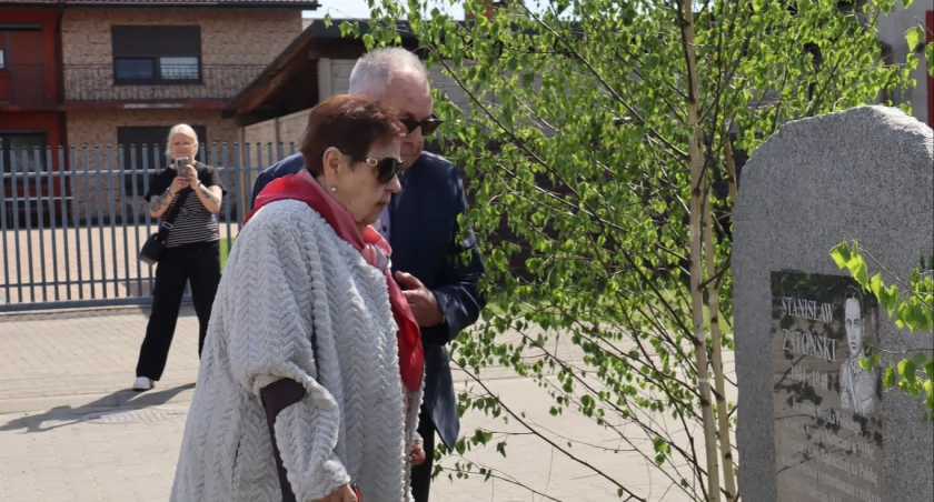 Na zdjęciu uroczystość w Pławnie, fot. Facebook/Starostwo Powiatowe