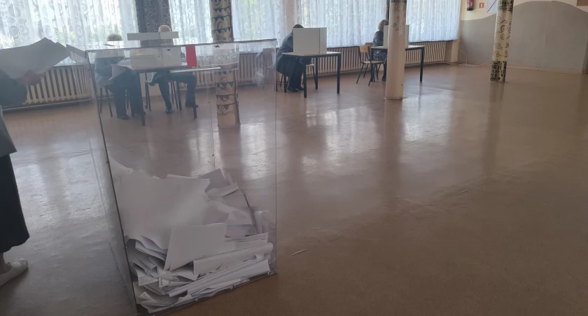 Na zdjęciu głosowanie w bursie szkolnej 