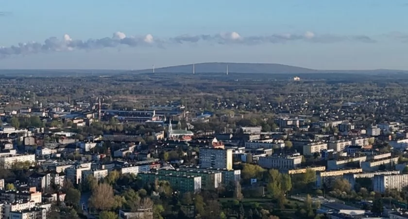 Na zdjęciu Radomsko, fot. Radomsko z drona/Facebook/Artur Kępa