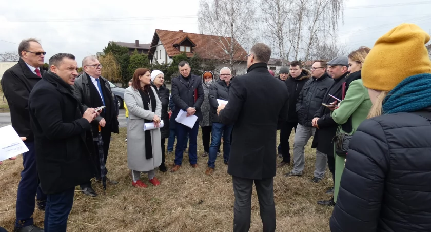 Na zdjęciu: W kwietniu 2022 roku prezydent i radni spotkali się z mieszkańcami