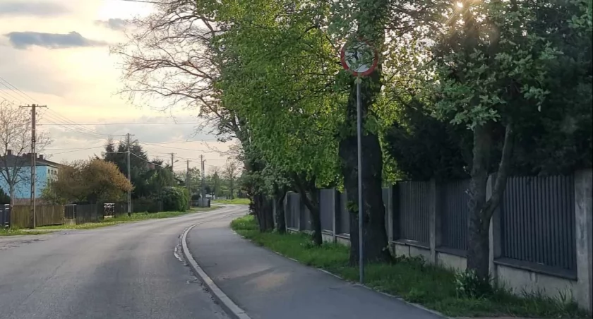Na zdjęciu ulica Wymysłowska i ograniczenie prędkości, fot. nadesłane
