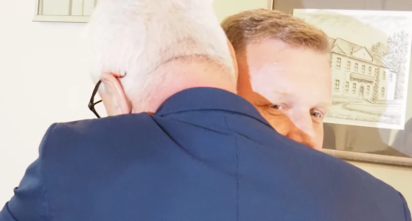 Na zdjęciu nowy starosta Łukasz Więcek i członek zarządu powiatu Wojciech Ślusarczyk