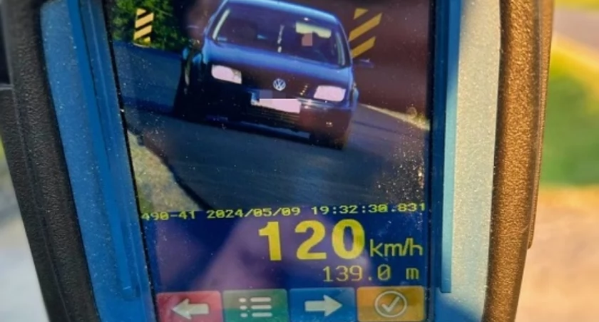 Na zdjęciu obraz z fotoradaru