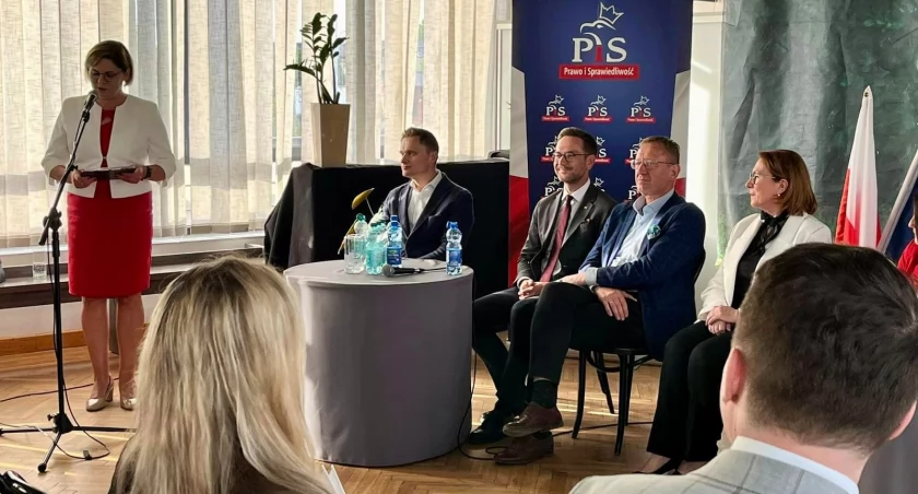 Na zdjęciu spotkanie z kandydatami PiS, fot. Facebook/Anna Milczanowska