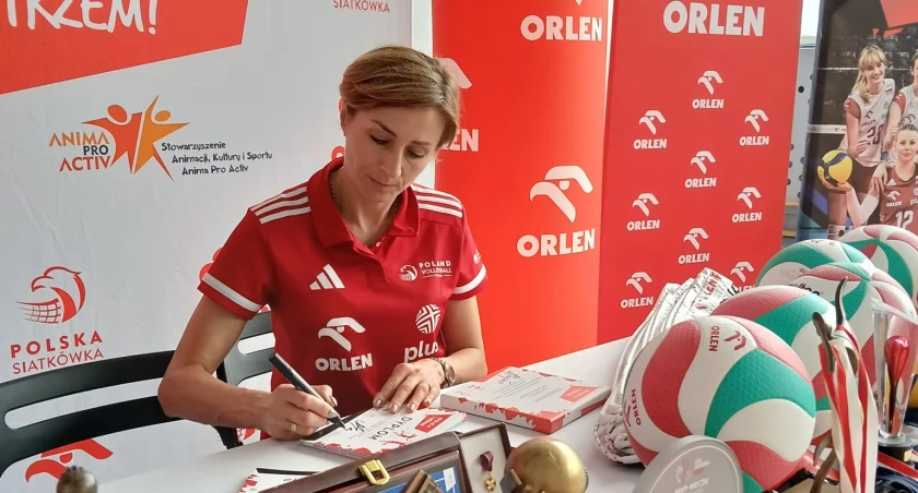 Na zdjęciu: Lekcja z Aleksandrą Jagiełło, fot. Facebook/KS Volley Radomsko
