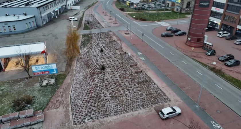 Na zdjęciu: Urząd urządził w tym  miejscu park kieszonkowy