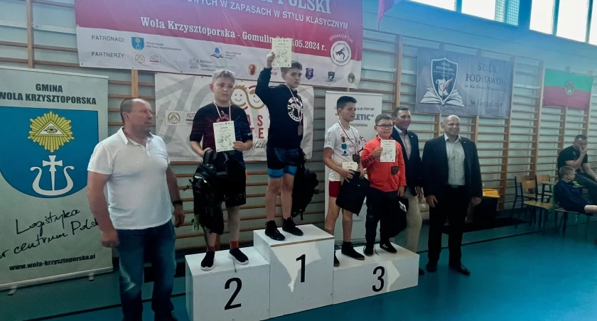 Na zdjęciu nasi zapaśnicy 