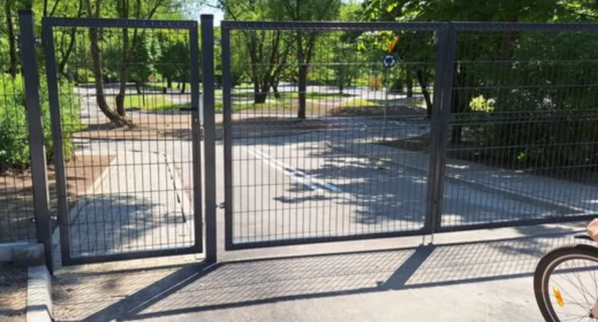 Na zdjęciu: Miasteczko wciąż zamknięte, fot. nadesłane