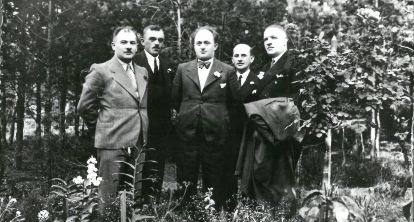 Na zdjęciu: Zarząd Miasta w 1935 r., od lewej Lucjan Kwaśniewski, Władysław Bartnik, Franciszek Lenk, Dawid Rodał (?), Michał Świderski