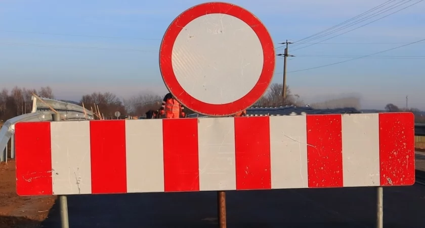 Na zdjęciu droga w Szczepocicach, fot. Facebook/Starostwo Powiatowe