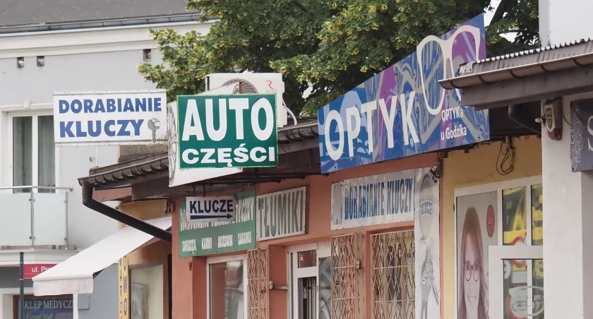 Na zdjęciu: Szyldy przy ulicy Bugaj