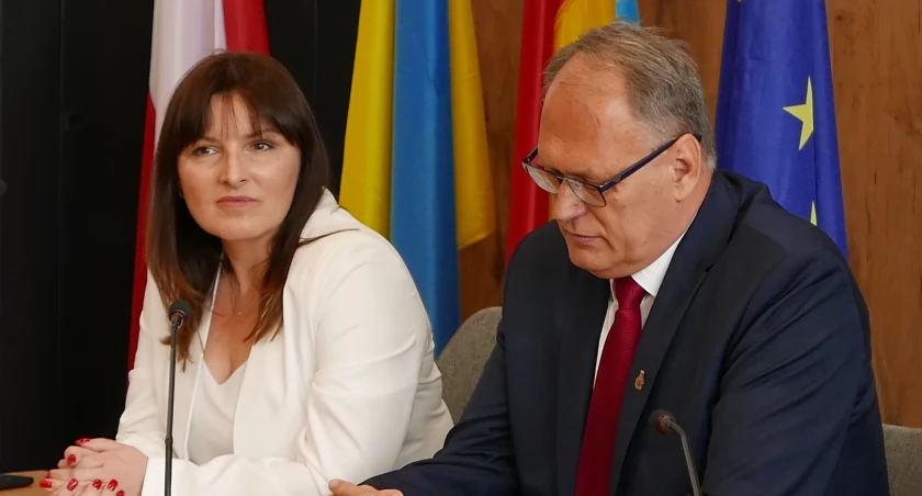 Na zdjęciu: Prezydent Jarosław Ferenc podczas pierwszej sesji nowej kadencji Rady Miasta