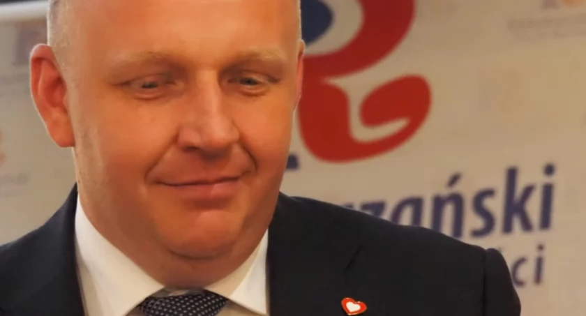Na zdjęciu starostwa Łukasz Więcek (Koalicja Obywatelska)