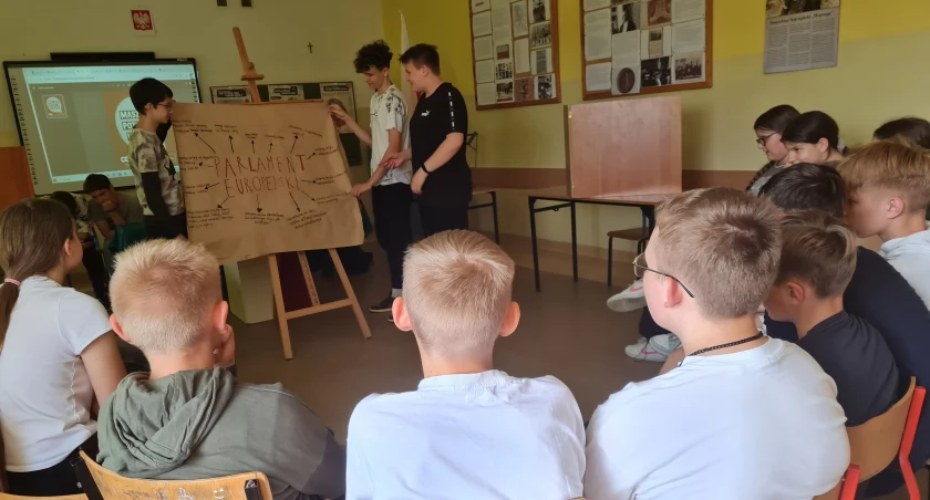 Na zdjęciu uczniowie, którzy wzięli udział w akcji