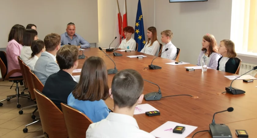 Na zdjęciu: Posiedzenie młodzieżowej rady, fot. UG Ładzice
