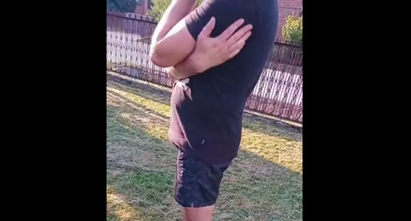 Za zdjęciu pinntscreen z relacji live ze spotkanie za mężczyzną