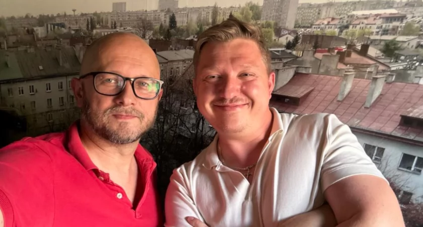 Na zdjęciu Andrzej Andrysiak z Gazety Radomszczańskiej i Paweł Aulich ze Spot Radomsko