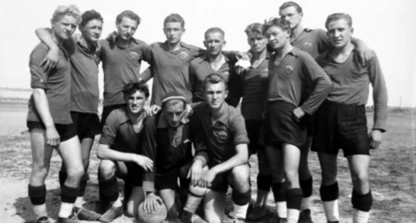 Na zdjęciu: Drużyna Vis Gidle, rok 1954 lub 1955