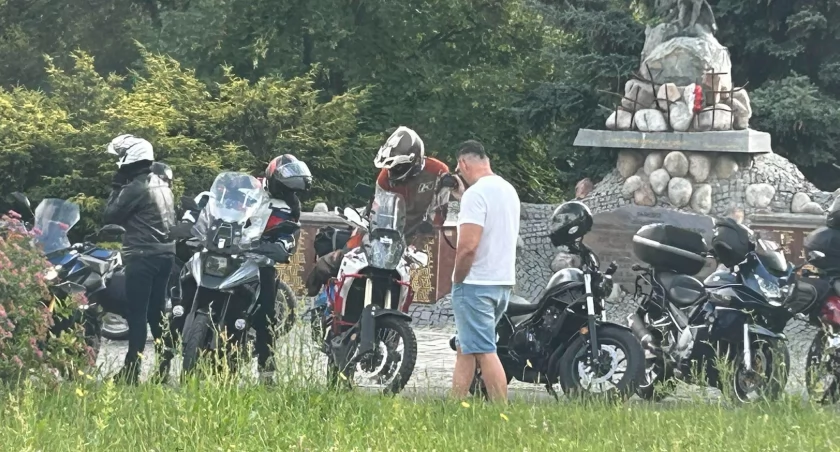 Na zdjęciu uczestnicy rajdu